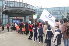 河北青年报&保定牙博士携手天鹅小学、新秀学校公益植树活动圆满举行！