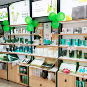 植后护肤品店，全面满足科学高效的护肤消费需求
