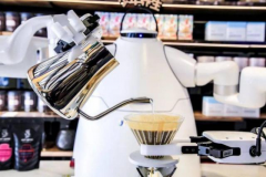 猎户星空咖啡机器人，让传统门店降本增效