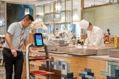后疫情时代走进餐厅，你愿意接受配送机器人提供的智能服务吗？