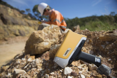 地质勘探借助奥林巴斯便携式矿石分析仪全新升级